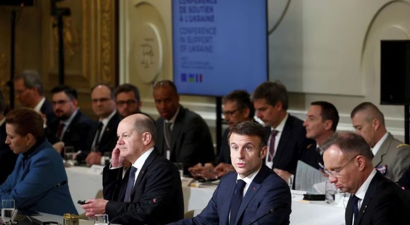 Macron não descarta mandar tropas da Otan para a Ucrânia e Rússia alerta para risco de guerra direta