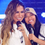 Simone e Simaria cantam juntas após dois anos de separação