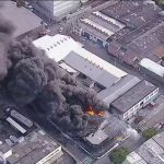 Incêndio atinge galpão industrial no bairro Limão, Zona Norte de SP