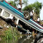 Ônibus cai de ponte na Guatemala e deixa 51 mortos