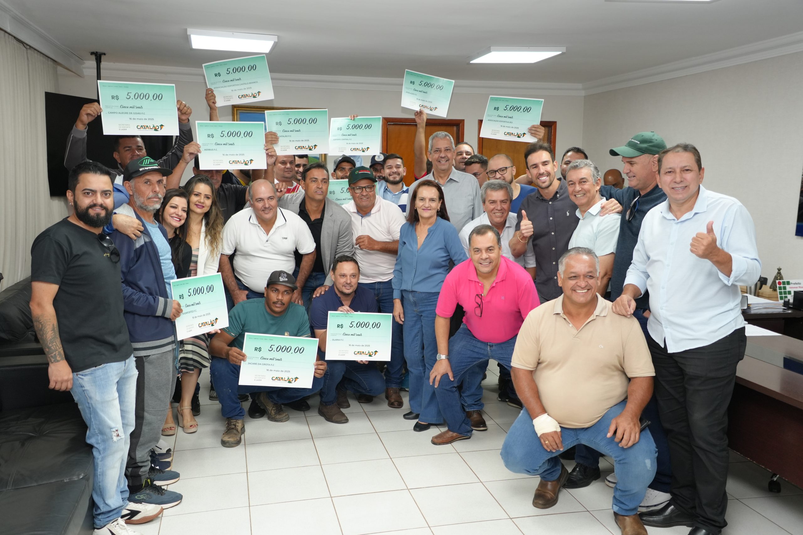 Prefeitura repassa auxílio financeiro à Liga Amadora de Futebol