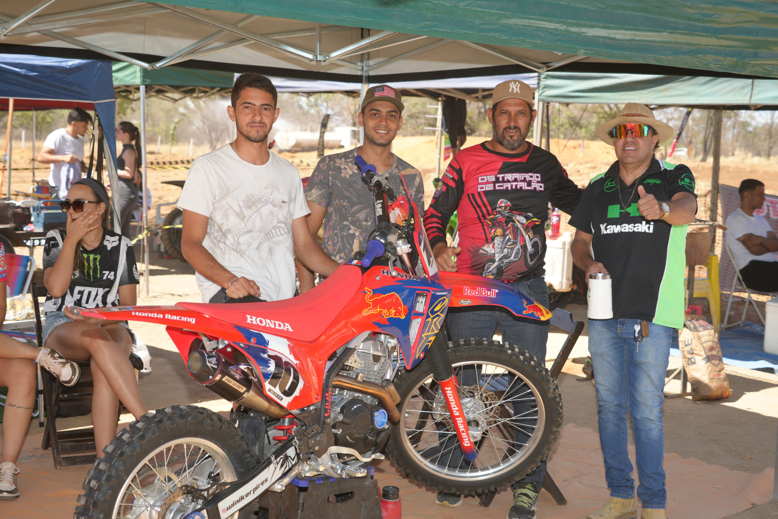 Motocross retorna a Catalão com sucesso e vitórias de pilotos locais reunindo grandes nomes no esporte