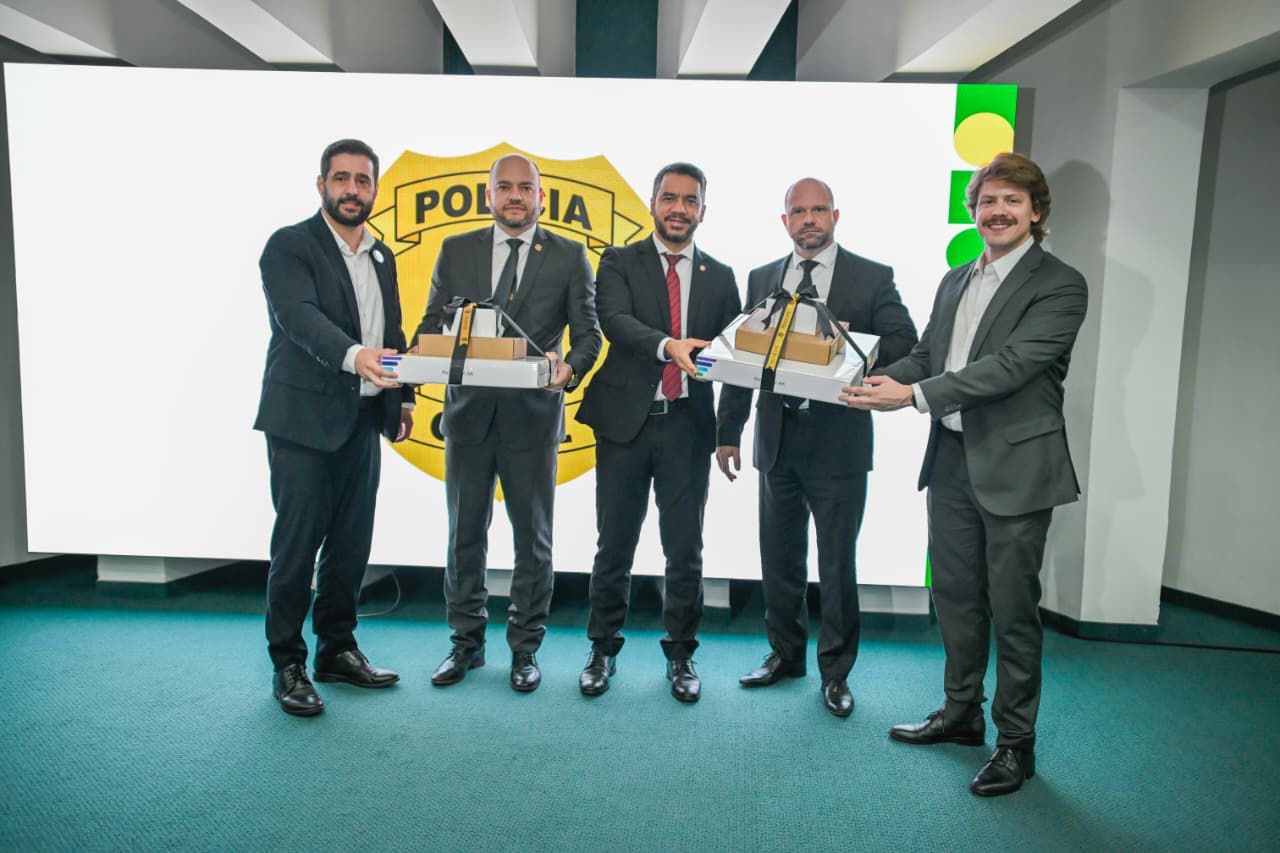 Goiás entrega veículos e equipamentos à Polícia Civil