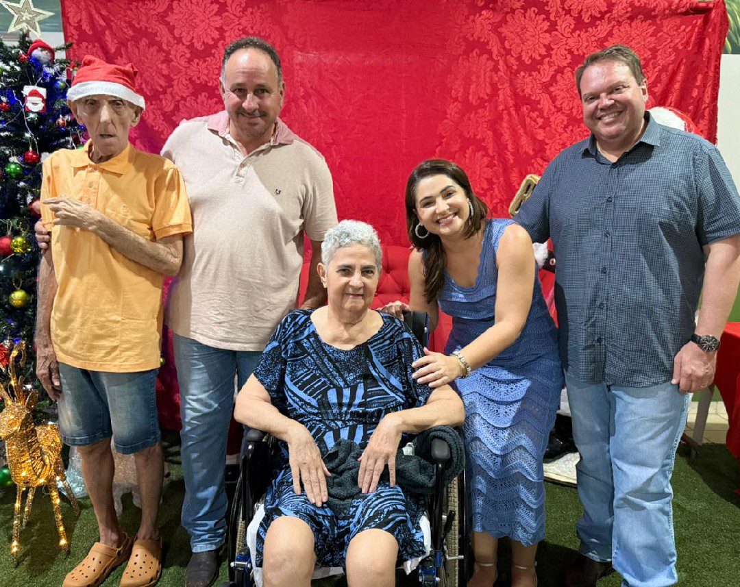 Ação de apadrinhamento reúne idosos em Corumbaíba