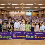 Caiado e Daniel entregam prêmios de até R$ 10 mil para destaques da rede estadual no ENEM 2025