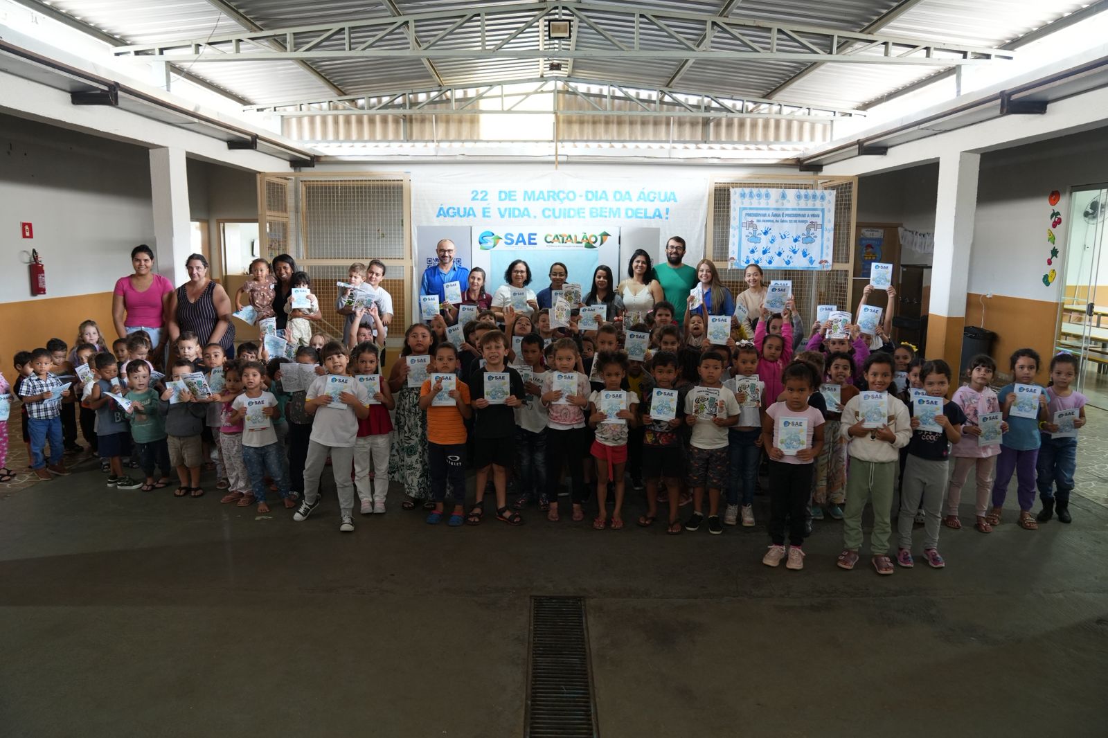 Prefeitura de Catalão usa lúdico para ensinar crianças a preservarem a água e inicia celebrações de 25 anos da SAE