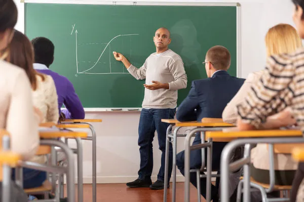 Prefeitura de Catalão e Instituto Brasil Solidário concluem treinamento para 300 professores da rede municipal