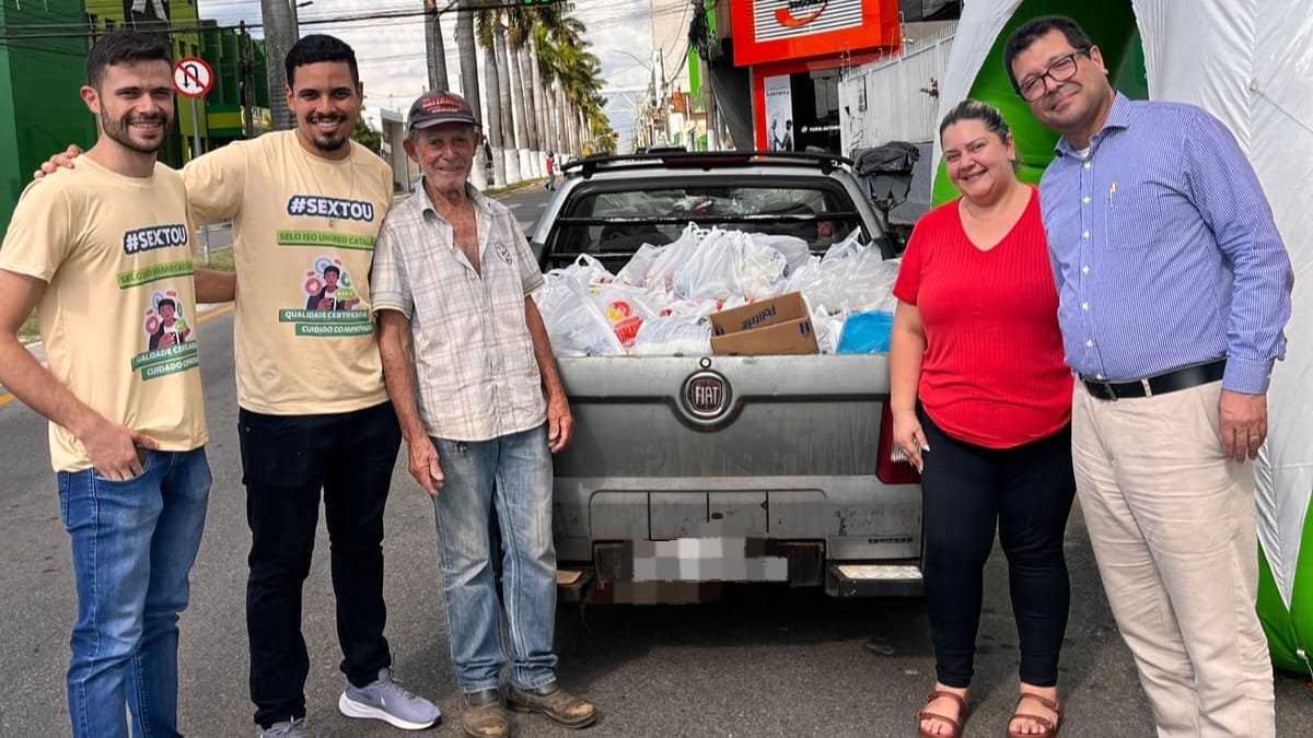 Entrega de alimentos ao Asilo São Vicente de Paulo em Catalão. Foto: Divulgação/Unimed