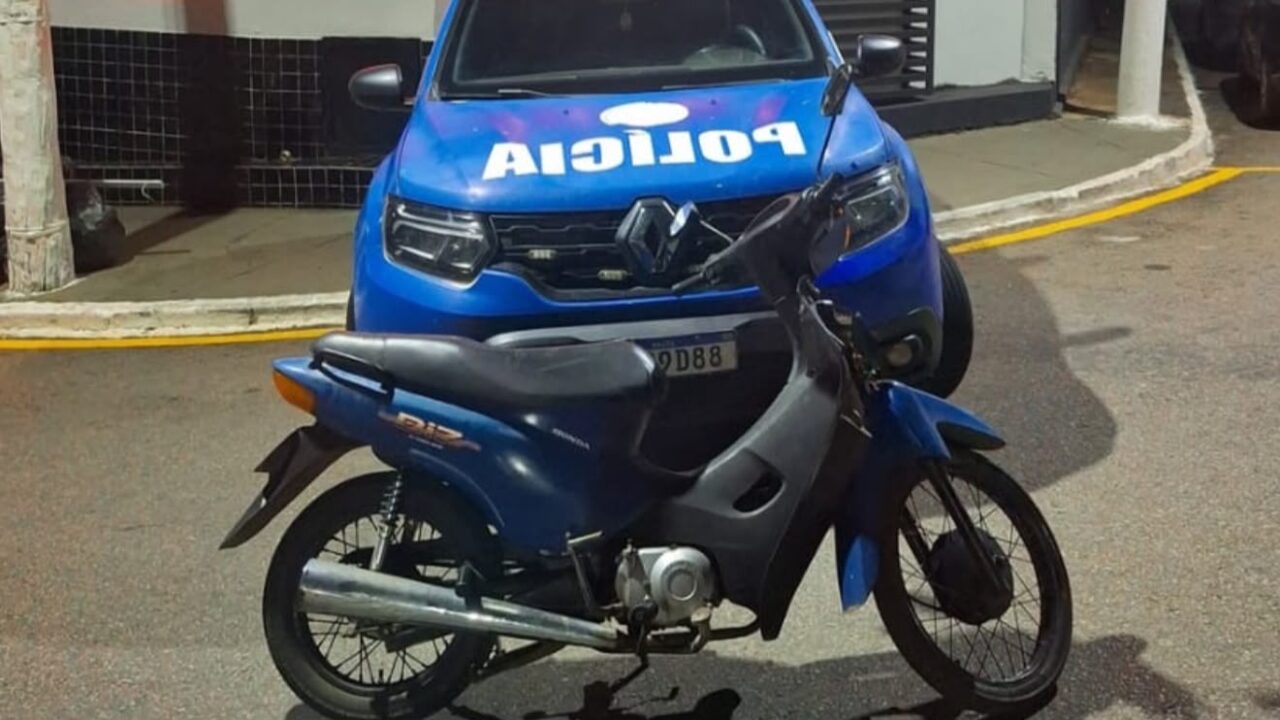 Motocicleta furtada recuperada por policiais do 18º BPM em Catalão. Foto: Polícia Militar/Divulgação