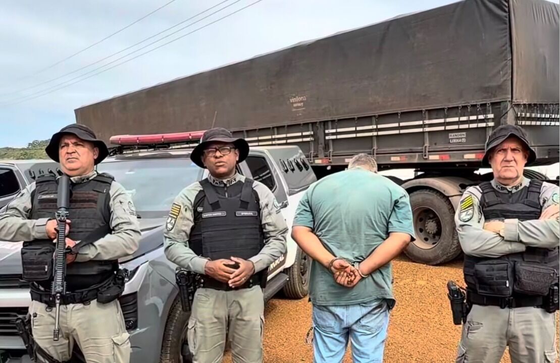 Caminhão apreendido durante ação do Batalhão Rural em Ipameri