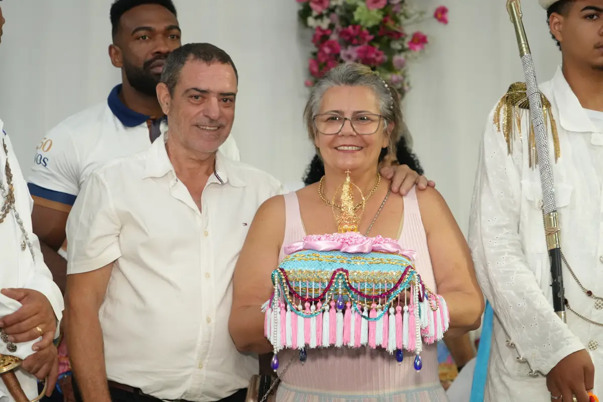 Encerramento da Festa do Rosário de Catalão marca passagem da coroa aos festeiros de 2027