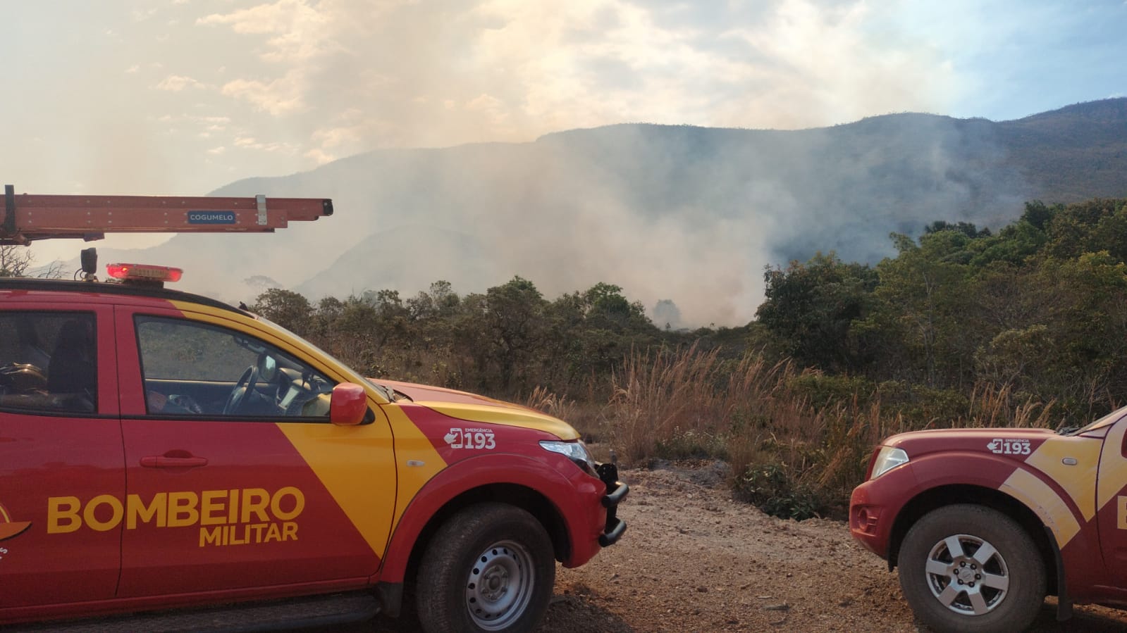 Equipes combatem incêndios na região da APA Pouso Alto, em Goiás