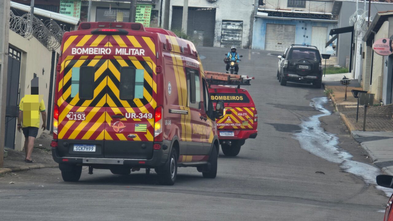 Viaturas de resgate na reportagem do acidente no bairro São José, em Catalão. Foto: Zap Catalão