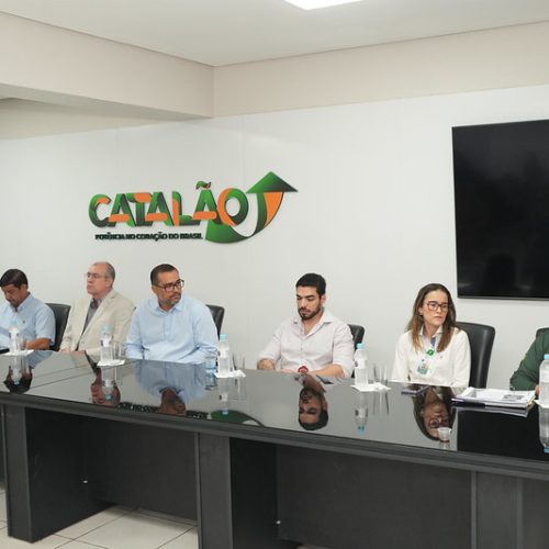 Abril Laranja: Catalão integra órgãos e especialistas em mesa redonda sobre proteção animal