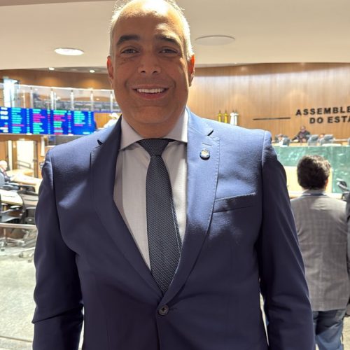 Catalão fortalece representação política com posse de Luiz Sampaio como deputado estadual