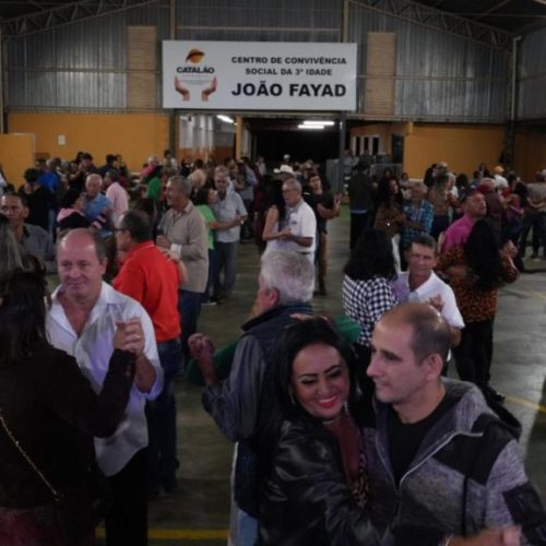 Prefeitura de Catalão retoma bailes da terceira idade com nova sede e show especial