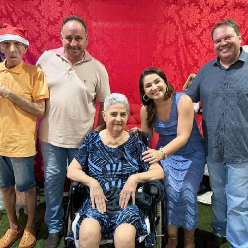 Ação de apadrinhamento reúne idosos em Corumbaíba