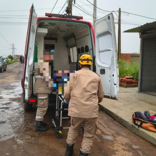 Motociclista fica ferido após colisão com carro em cruzamento de Catalão