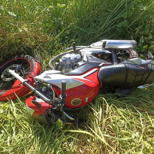Colisão entre motocicletas deixa dois homens feridos em Catalão.
