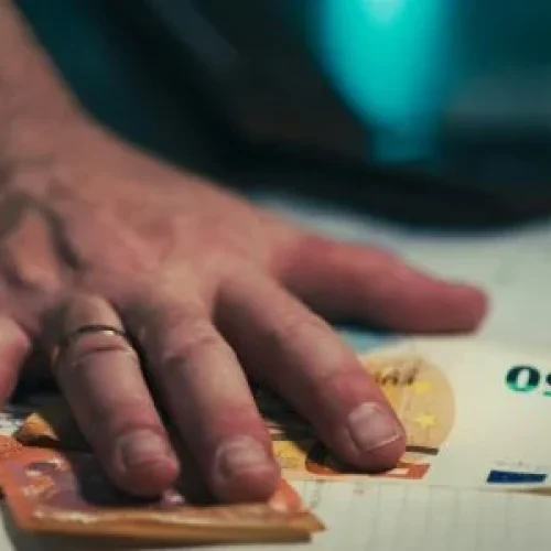 Catalão é alvo de operação da Polícia Civil que investiga venda de vagas na saúde pública em Goiás