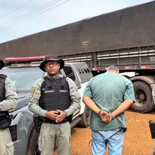 Caminhão apreendido durante ação do Batalhão Rural em Ipameri