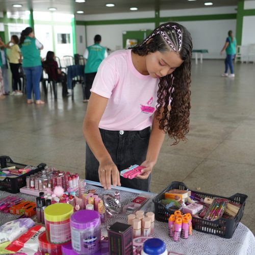 Prefeitura de Catalão integra serviços de saúde, estética e empreendedorismo em tarde dedicada a adolescentes