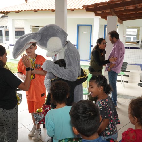 Prefeitura distribui 10 mil ovos de chocolate em toda a rede municipal de ensino