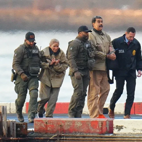 Maduro se declara inocente em tribunal dos EUA e afirma ser “prisioneiro de guerra”