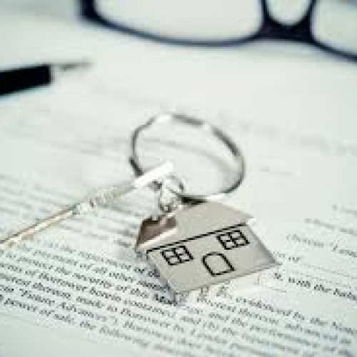 Prefeitura de Catalão entrega 20 escrituras a famílias