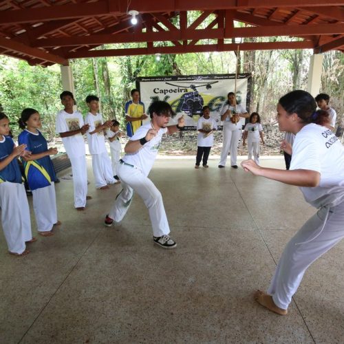 Estudantes participam da divulgação dos Jogos Interculturais 2026 em Goiás